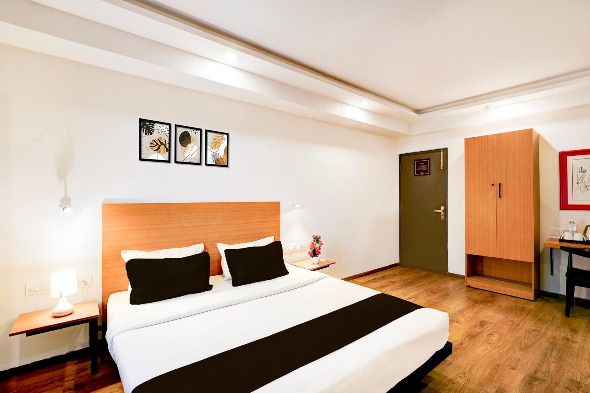 Super Townhouse Jayanagar Hotel Bangalore Bagian luar foto