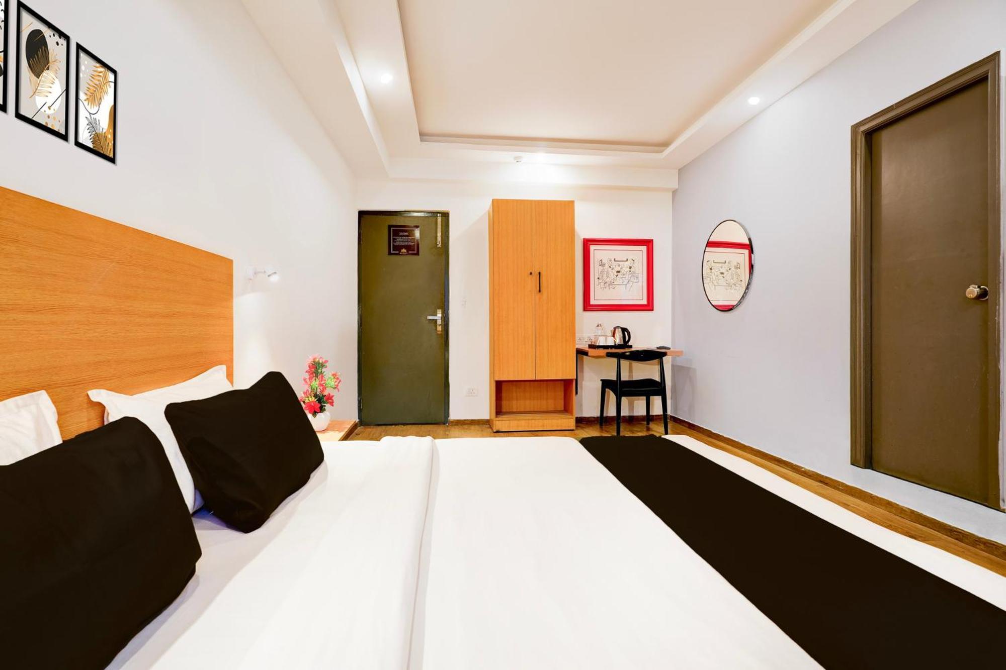 Super Townhouse Jayanagar Hotel Bangalore Bagian luar foto