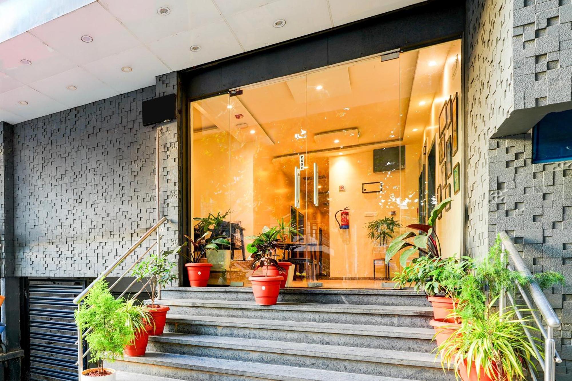 Super Townhouse Jayanagar Hotel Bangalore Bagian luar foto