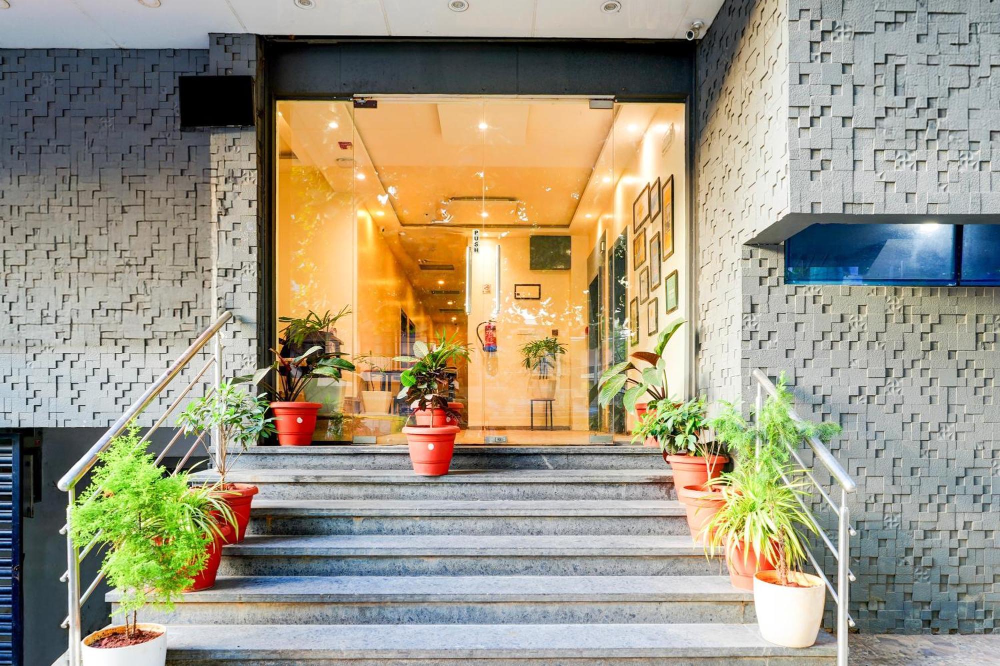 Super Townhouse Jayanagar Hotel Bangalore Bagian luar foto