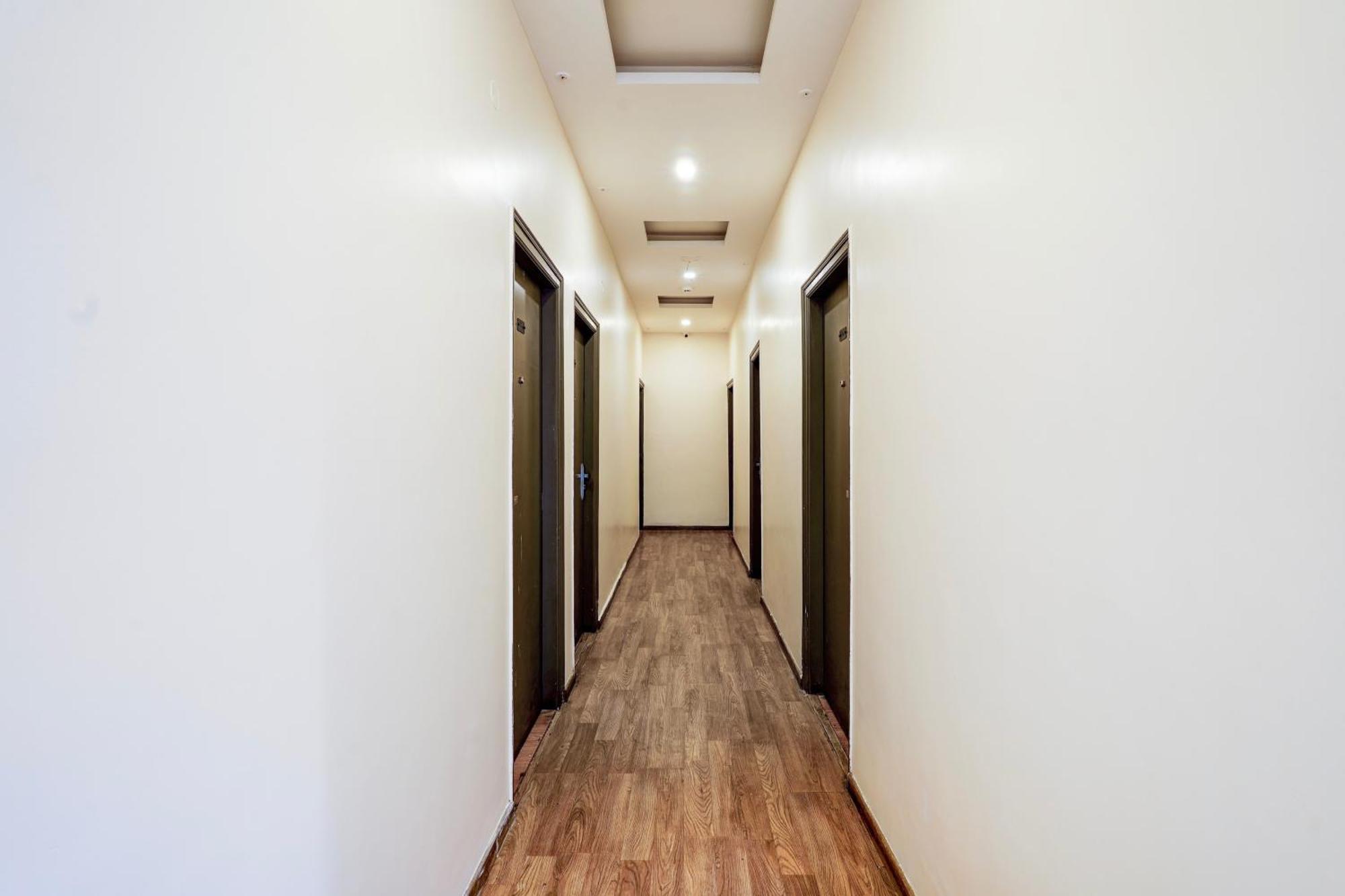 Super Townhouse Jayanagar Hotel Bangalore Bagian luar foto