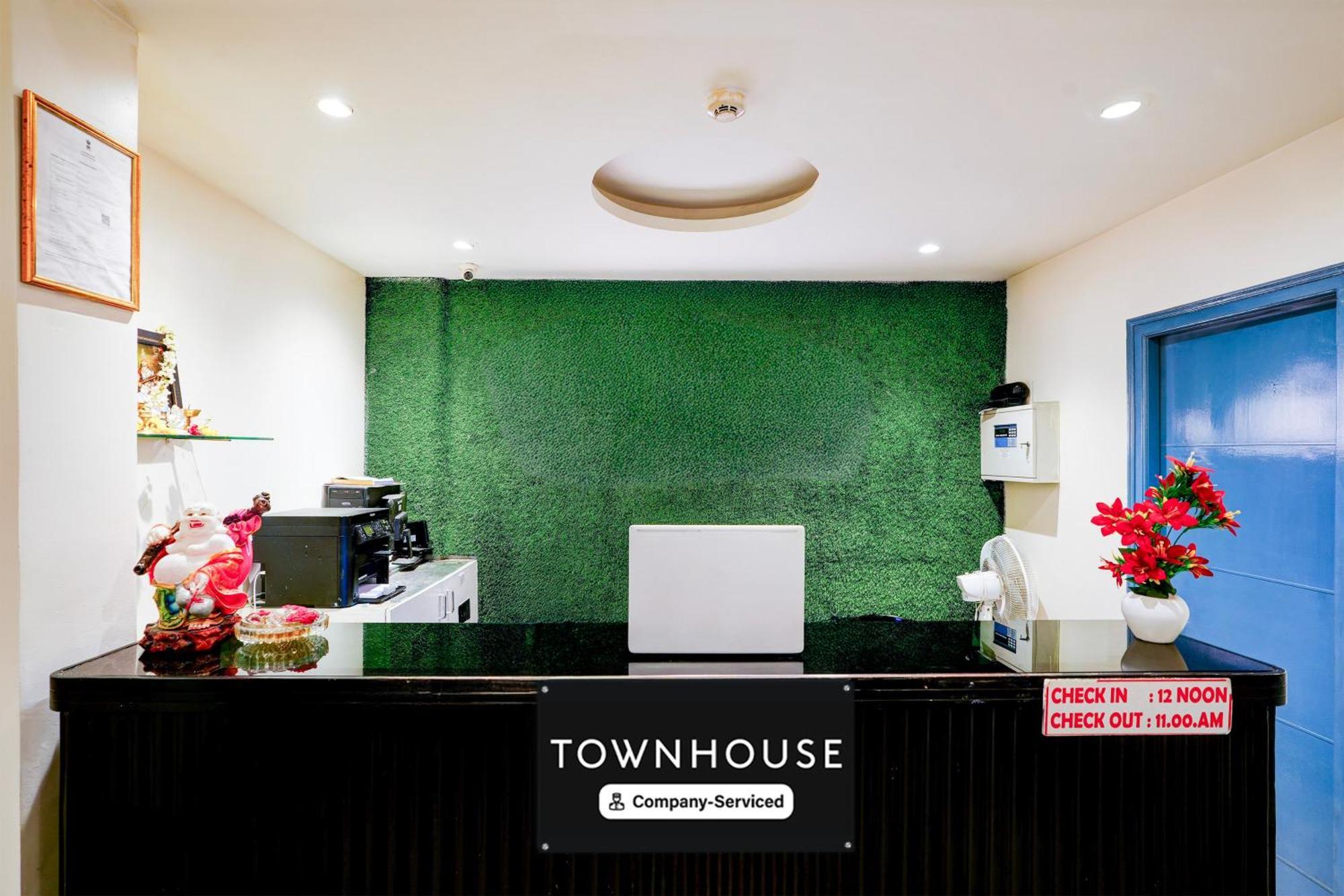 Super Townhouse Jayanagar Hotel Bangalore Bagian luar foto