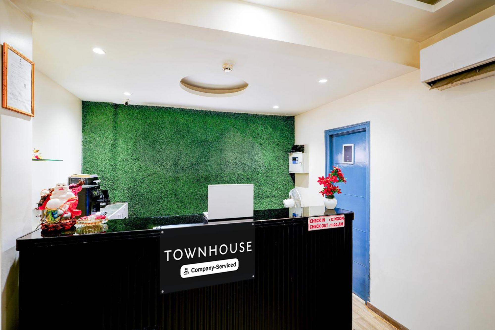 Super Townhouse Jayanagar Hotel Bangalore Bagian luar foto
