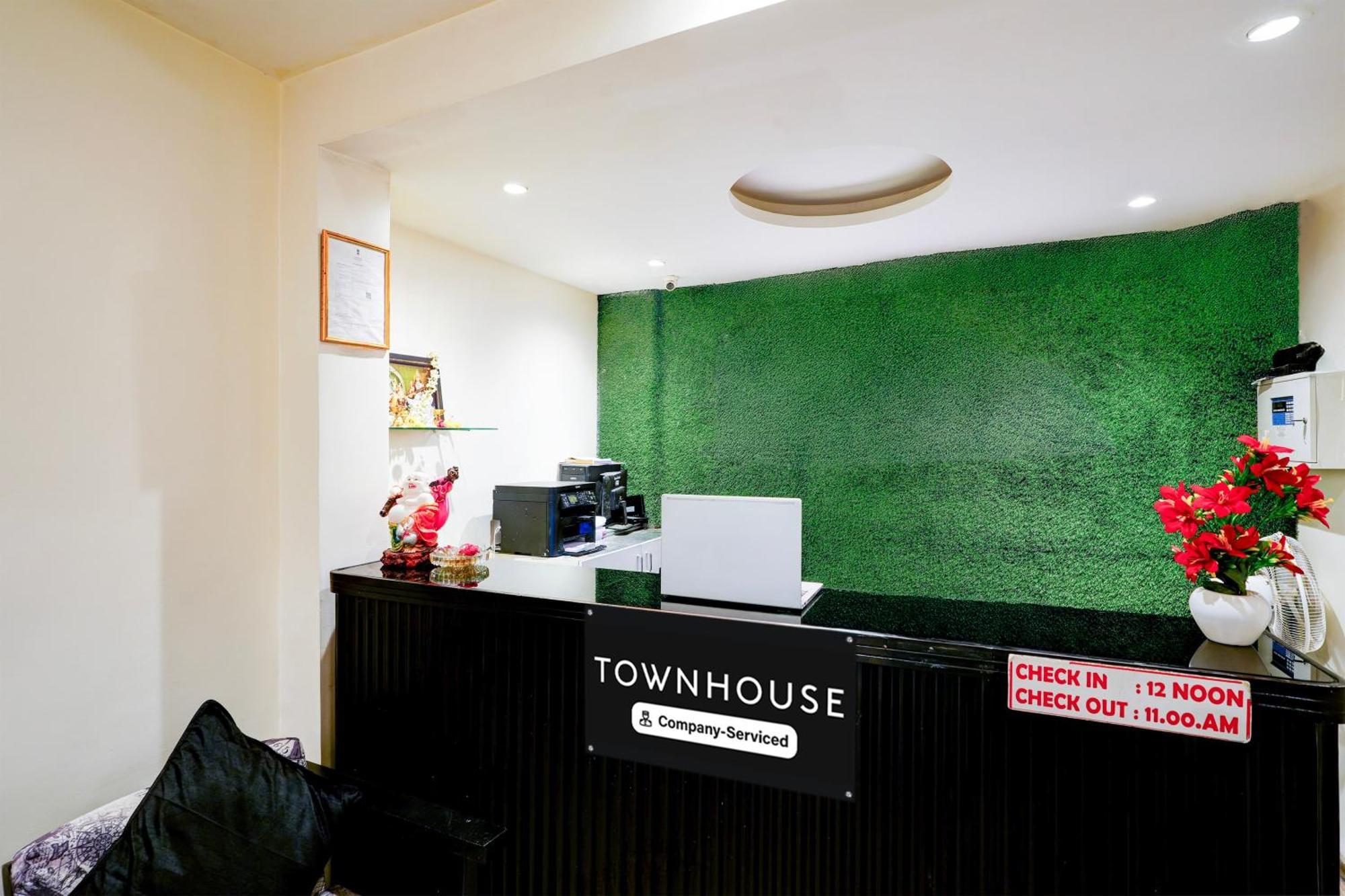 Super Townhouse Jayanagar Hotel Bangalore Bagian luar foto