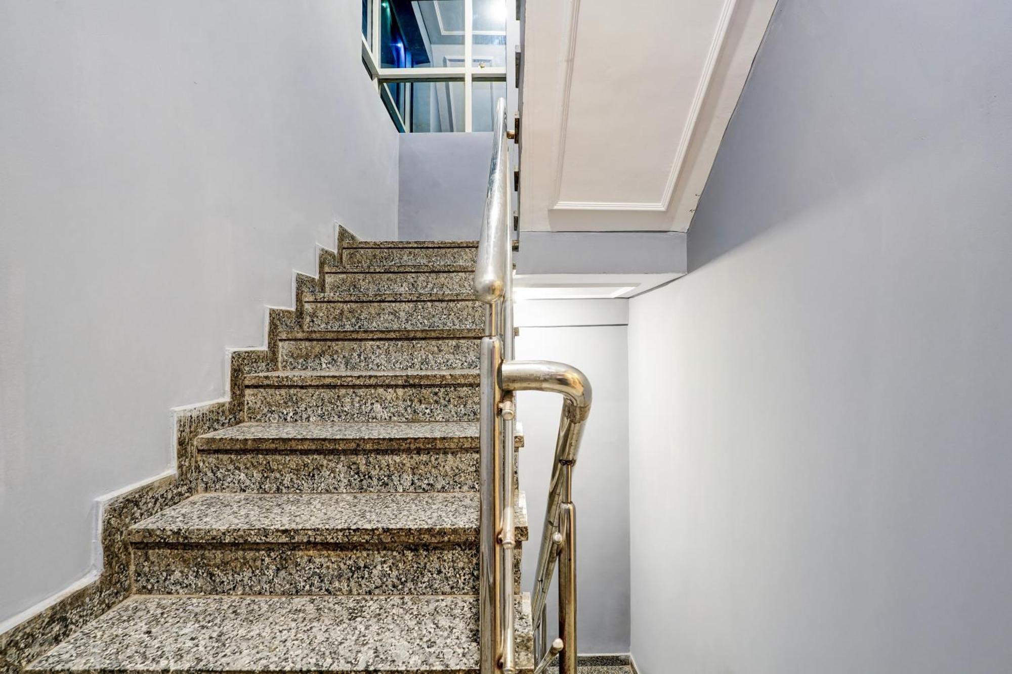 Super Townhouse Jayanagar Hotel Bangalore Bagian luar foto