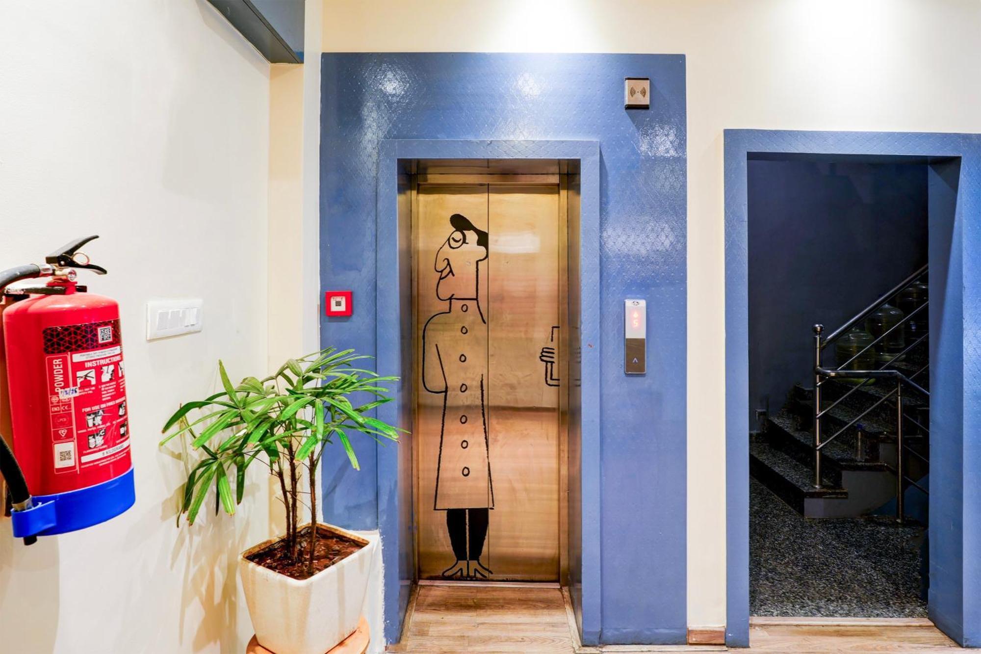 Super Townhouse Jayanagar Hotel Bangalore Bagian luar foto